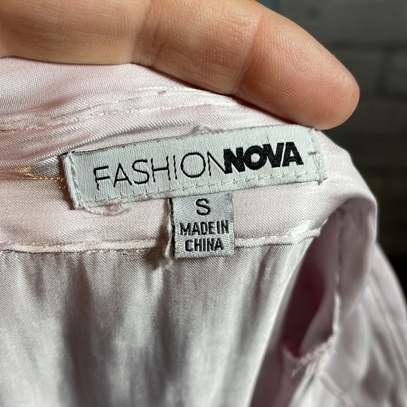 Fashion Nova semi sheer pearlescent blouse - Picture 5 of 6